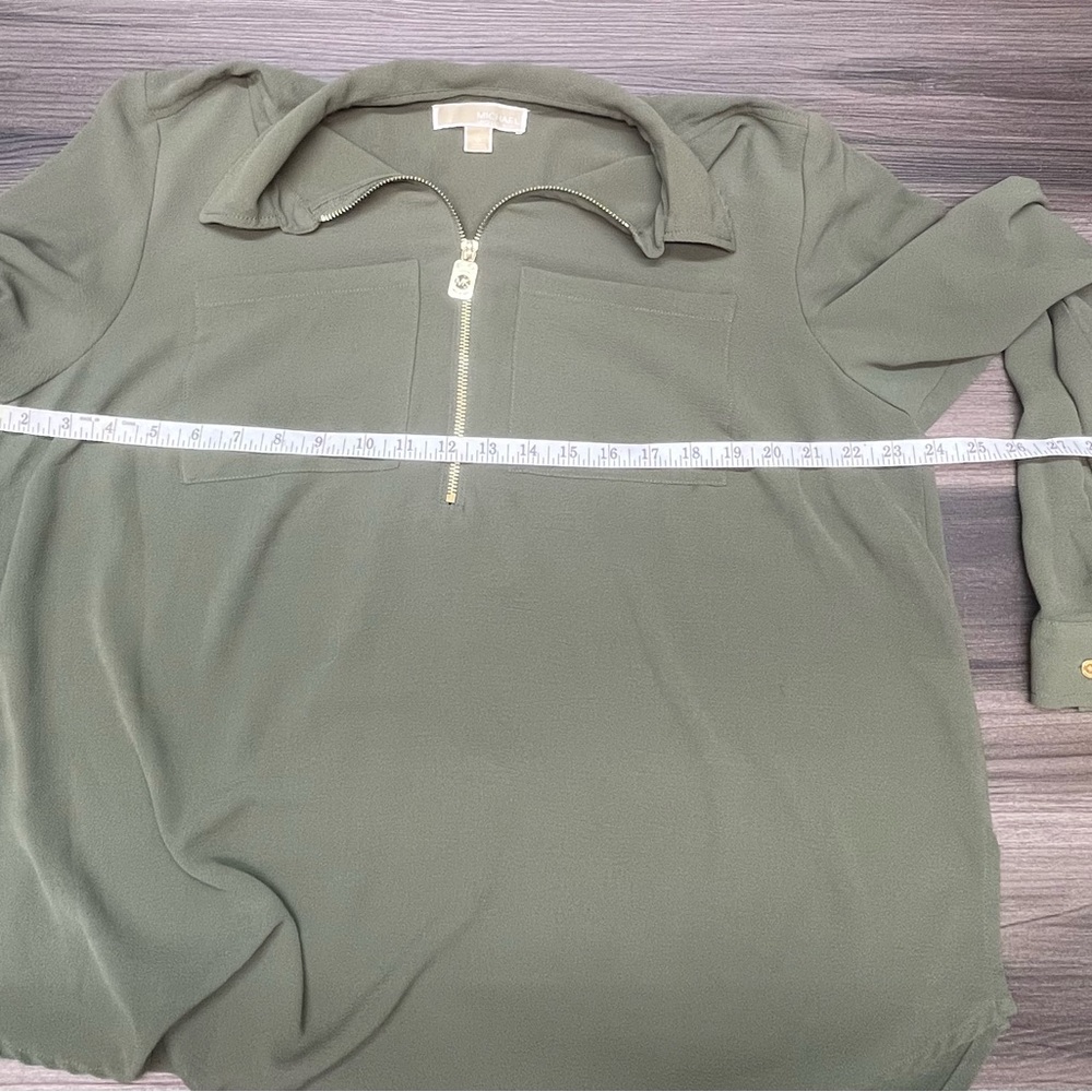 Michael Kors 1X Olive Green Zip Front Blouse ✨ Gold Hardware & Pockets - Picture 6 of 11